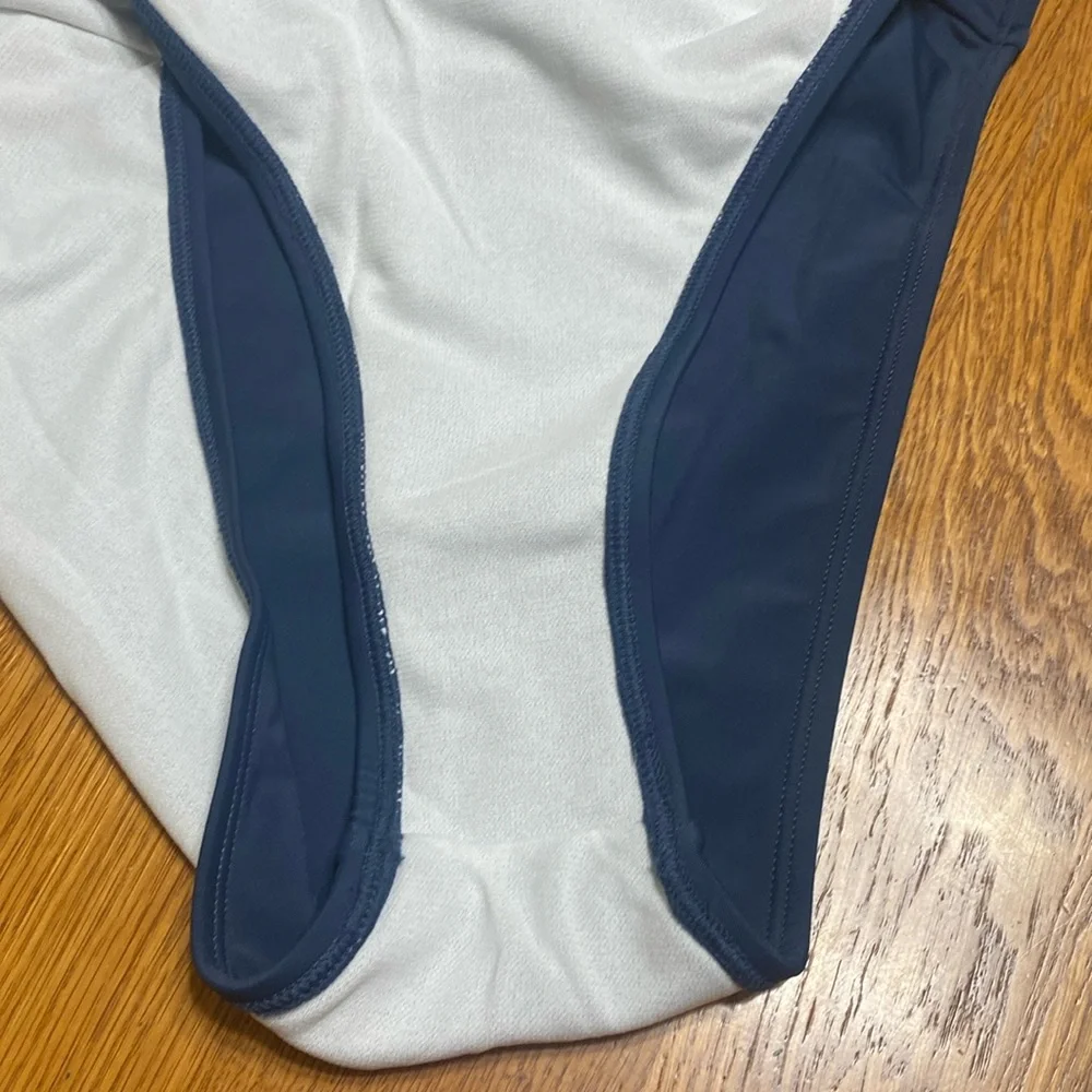 Cupshe Blue & white Color Block v neck one piece Swimsuit size Large - Picture 7 of 9